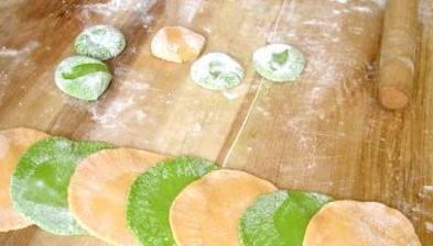 彩色水饺制作方法大揭秘（用色彩为口感加分）
