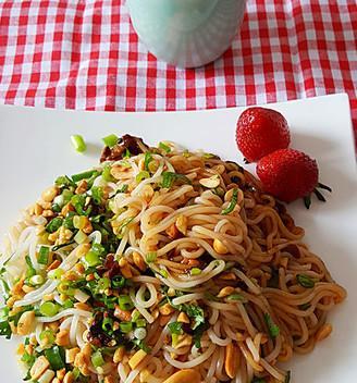 如何煮出美味小米粉（掌握小米粉制作方法，轻松享受美食）
